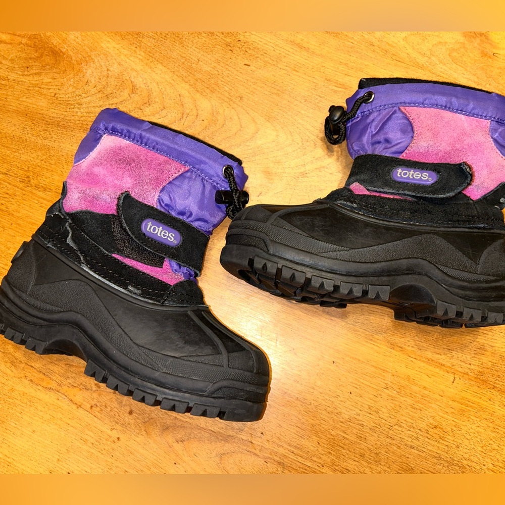 Snow boots